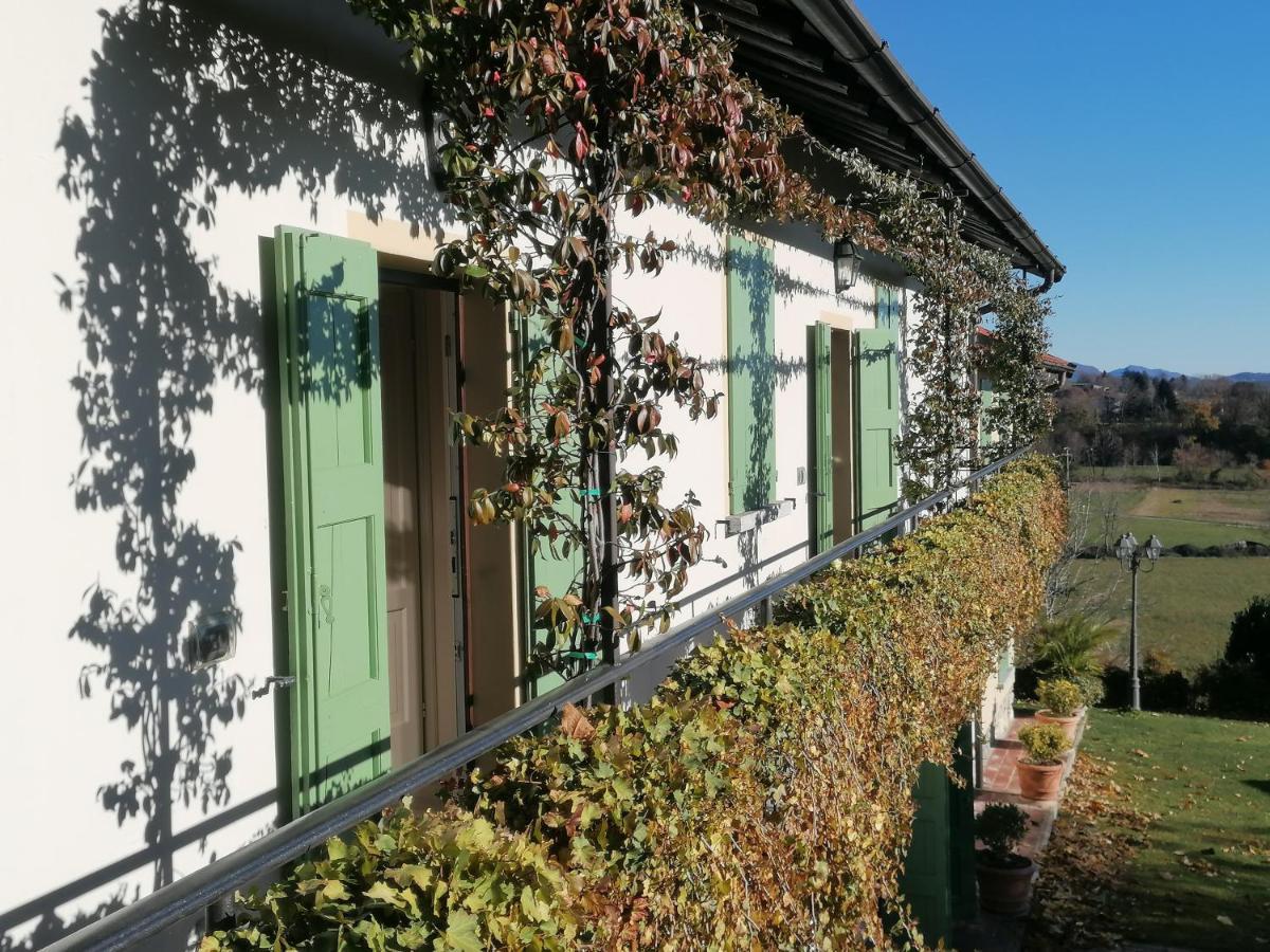 Casale Raffaello B&B Como Albese Con Cassano Exterior photo